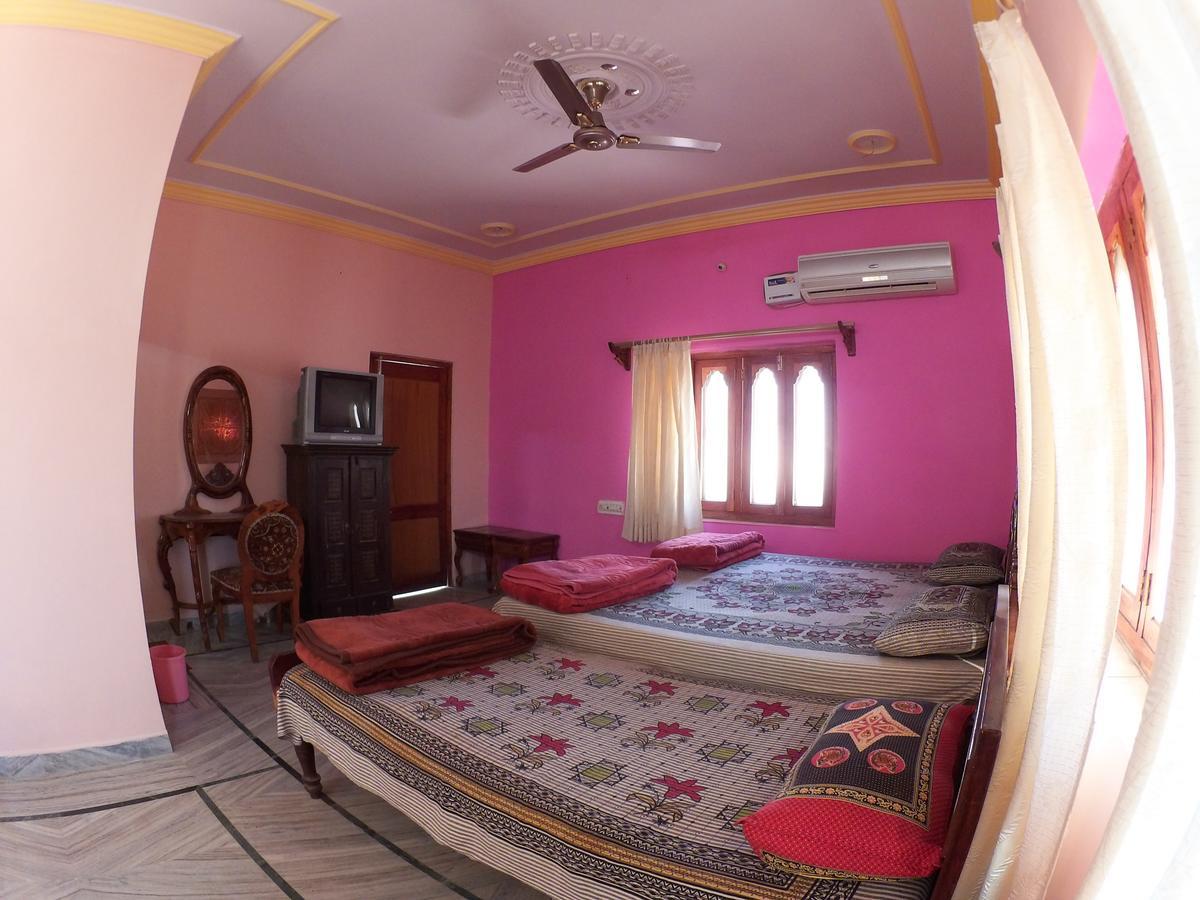 Aroma Hotel Pushkar Exterior photo